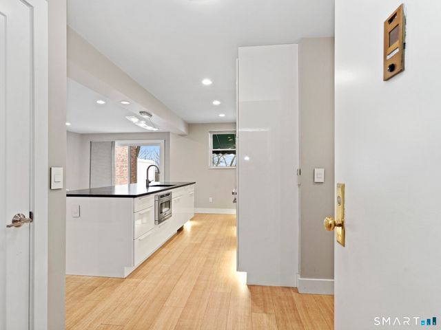 2 Putnam Hill 1A, Greenwich, CT 06830