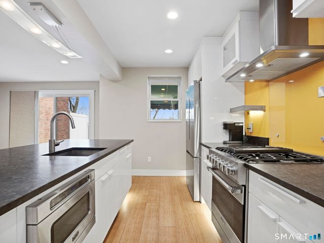 2 Putnam Hill 1A, Greenwich, CT 06830