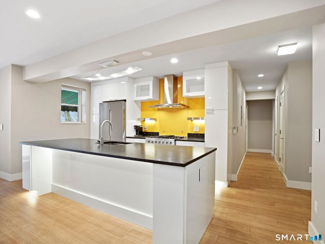 2 Putnam Hill 1A, Greenwich, CT 06830