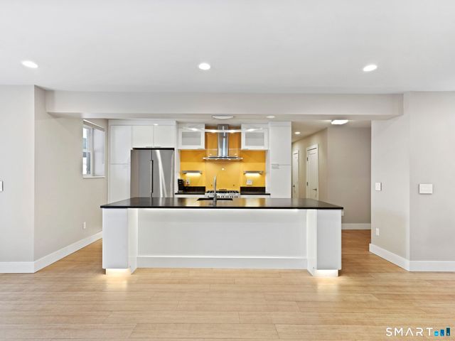 2 Putnam Hill 1A, Greenwich, CT 06830