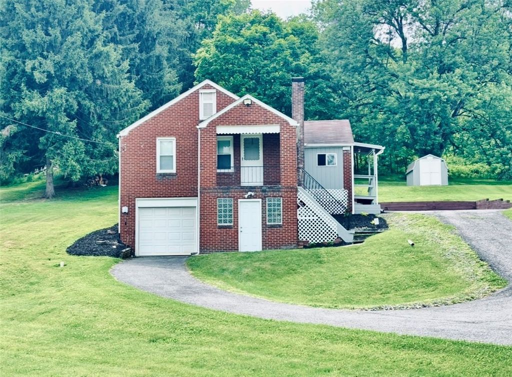 24 Panorama Dr, South Strabane, PA 15301