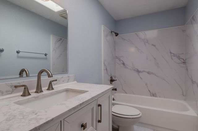 3285 Blackthorn Way, Medford, OR 97504