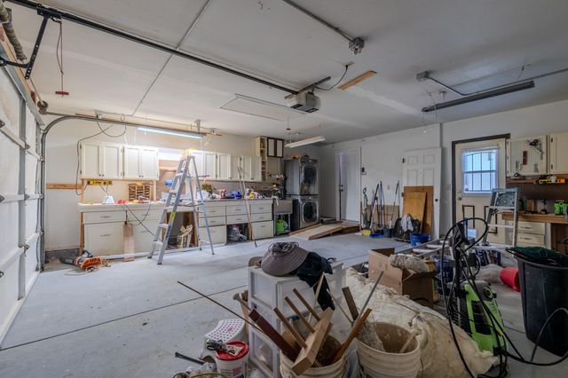 3285 Blackthorn Way, Medford, OR 97504