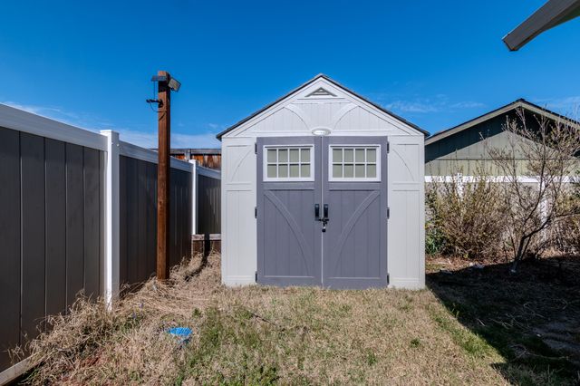 3285 Blackthorn Way, Medford, OR 97504