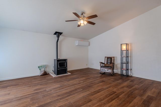 3285 Blackthorn Way, Medford, OR 97504