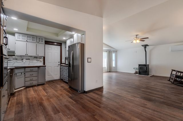 3285 Blackthorn Way, Medford, OR 97504