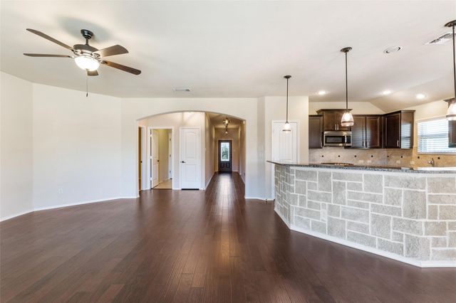 205 Whitman Drive, Mckinney, TX 75072