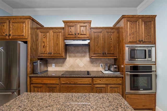 223 Deer Creek Drive, Aledo, TX 76008