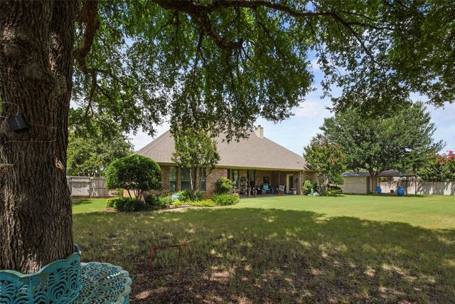 223 Deer Creek Drive, Aledo, TX 76008