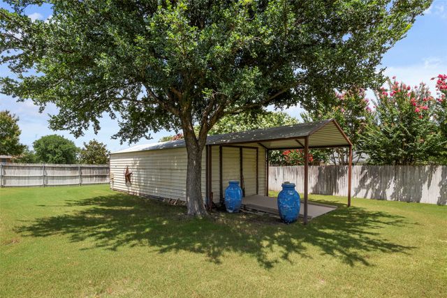 223 Deer Creek Drive, Aledo, TX 76008