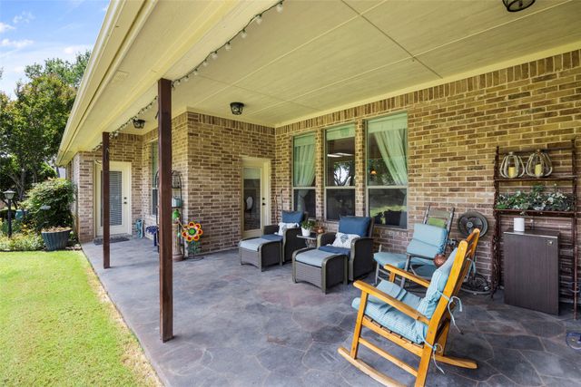 223 Deer Creek Drive, Aledo, TX 76008
