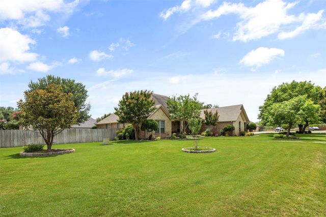 223 Deer Creek Drive, Aledo, TX 76008