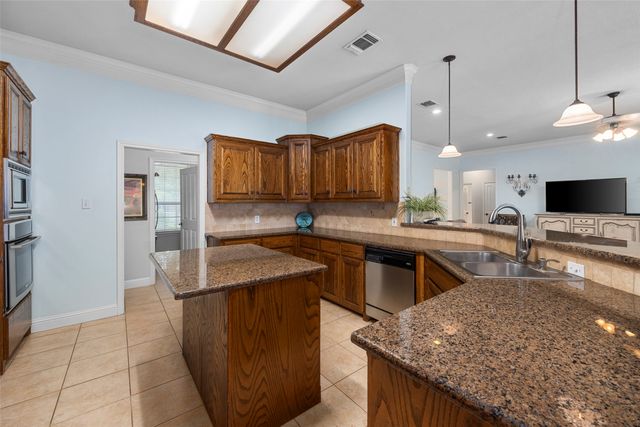 223 Deer Creek Drive, Aledo, TX 76008