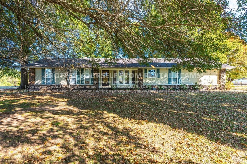 14182 Mhoon Road, Fayetteville, AR 72701