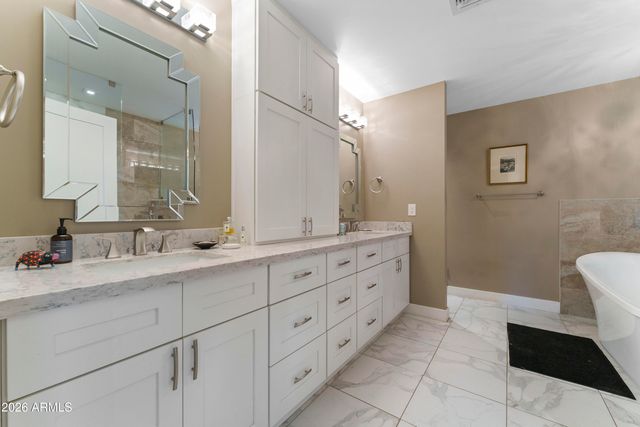 3025 E CAMPBELL Avenue, Phoenix, AZ 85016