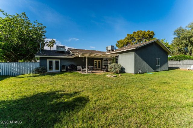 3025 E CAMPBELL Avenue, Phoenix, AZ 85016