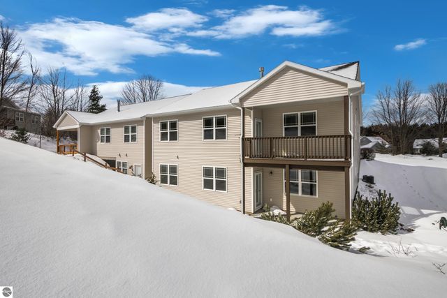 4588 Kodiak Drive, Traverse City, MI 49685