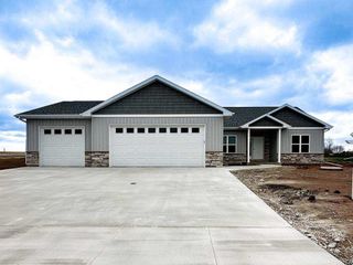 W6955 CRESTFIELD WAY, Greenville, WI 54942