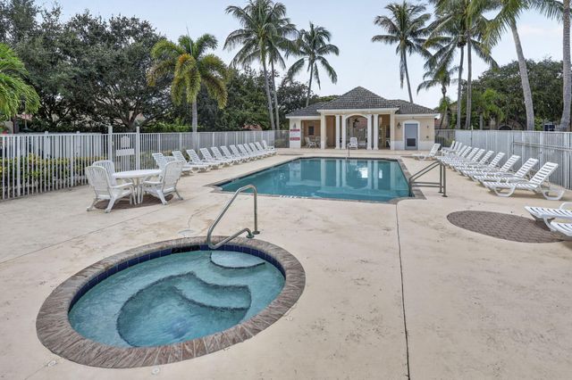 4003 W Hamilton Key, West Palm Beach, FL 33411