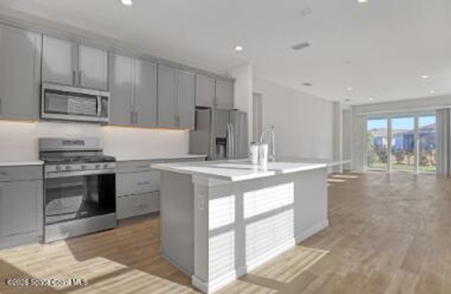 9023 W Nixie Avenue, Melbourne, FL 32940