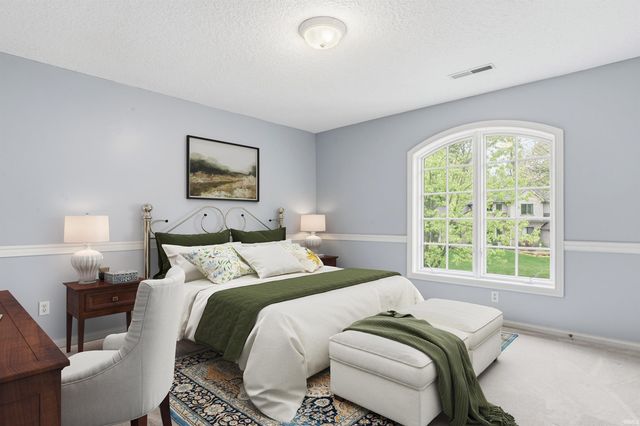 8610 Oakcliff Court, Fort Wayne, IN 46825