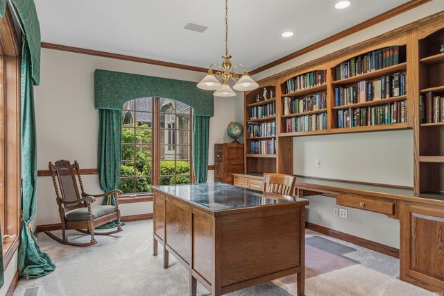 8610 Oakcliff Court, Fort Wayne, IN 46825
