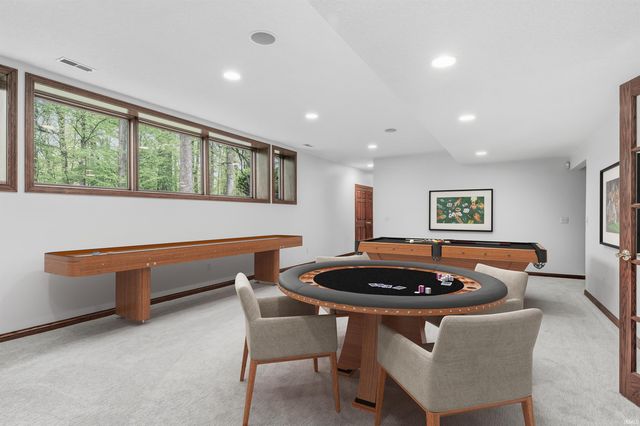 8610 Oakcliff Court, Fort Wayne, IN 46825