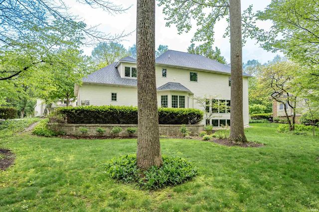 8610 Oakcliff Court, Fort Wayne, IN 46825