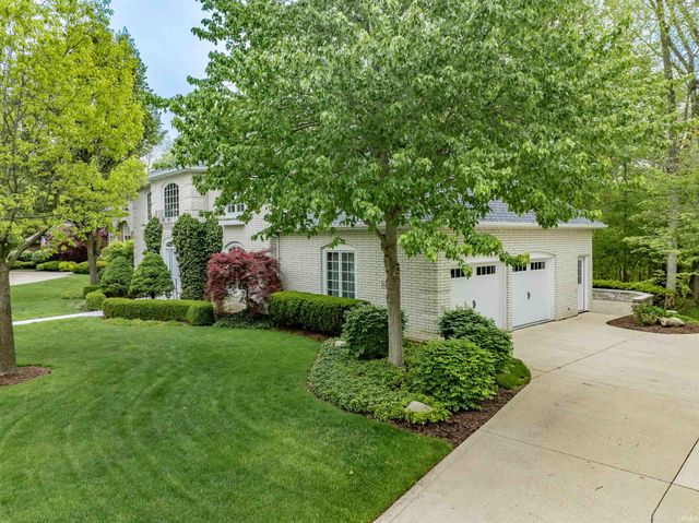 8610 Oakcliff Court, Fort Wayne, IN 46825