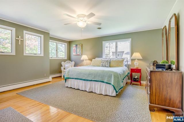 19 Iris Circle, Glen Rock, NJ 07452