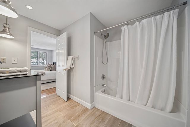 20 Mid Iron Dr 20, North Reading, MA 01864