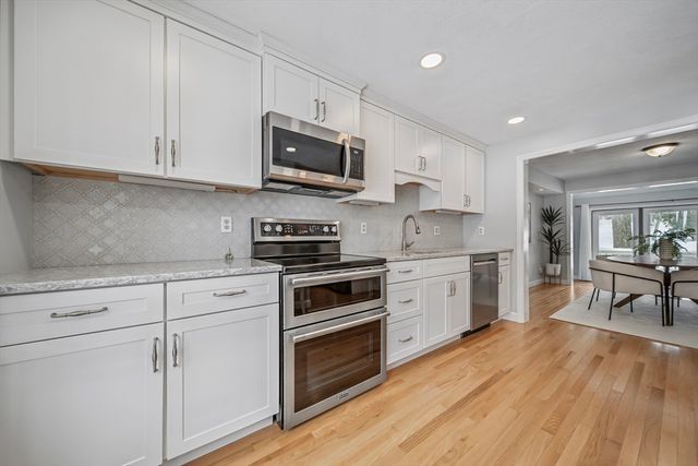 20 Mid Iron Dr 20, North Reading, MA 01864