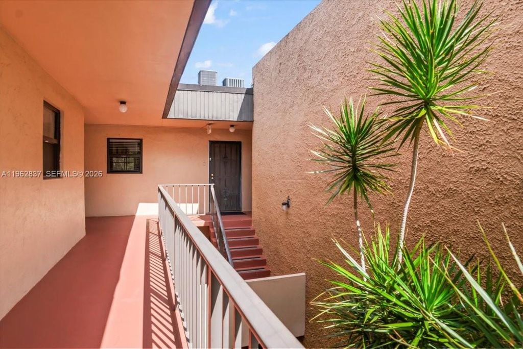 8851 N New River Canal Rd 16E, Plantation, FL 33324