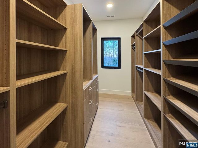 80 2nd Street, Park Ridge, NJ 07656