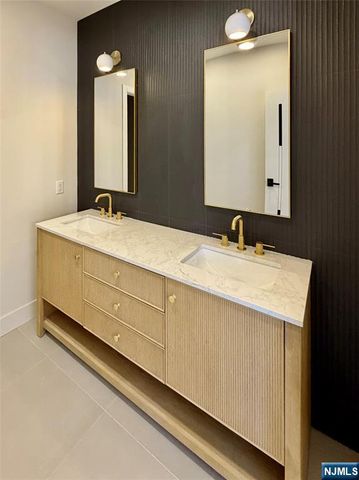 80 2nd Street, Park Ridge, NJ 07656