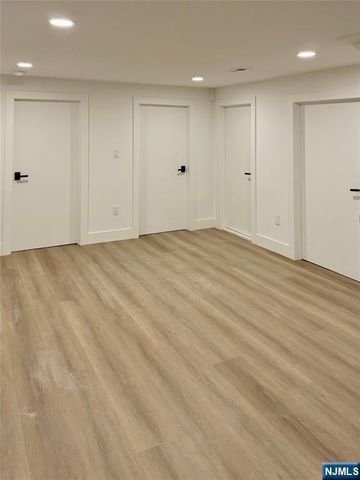 80 2nd Street, Park Ridge, NJ 07656