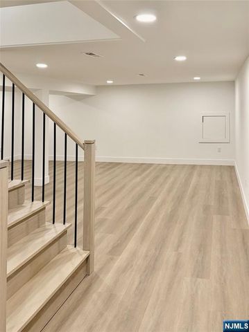 80 2nd Street, Park Ridge, NJ 07656