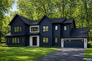 80 2nd Street, Park Ridge, NJ 07656