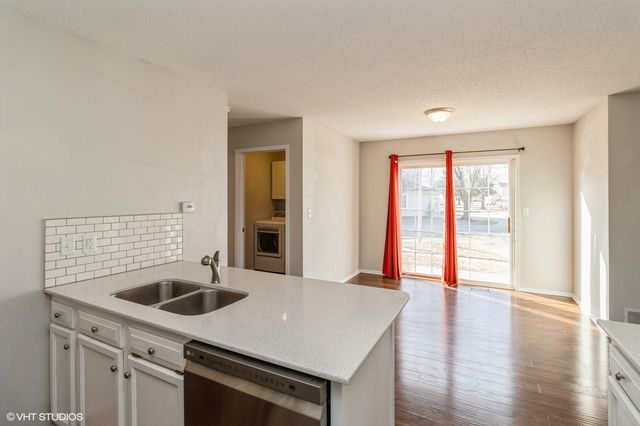 555 SE Laurel Street 14, Waukee, IA 50263