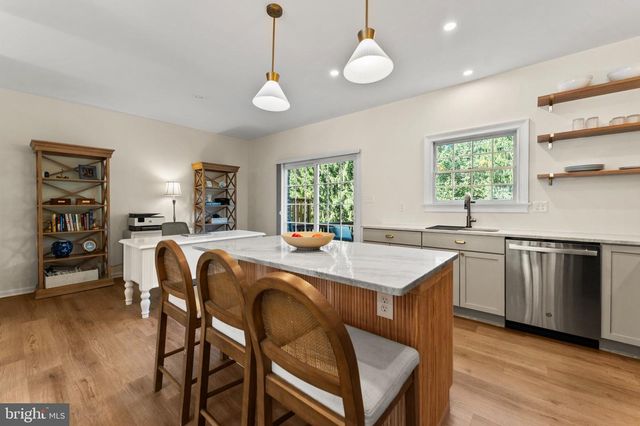 34 ALDERMAN CT, Lutherville Timonium, MD 21093
