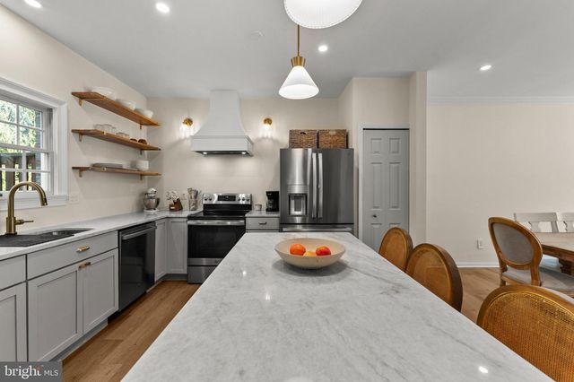 34 ALDERMAN CT, Lutherville Timonium, MD 21093
