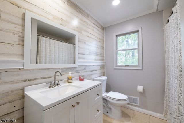 72 Orben Dr, Roxbury Twp., NJ 07850
