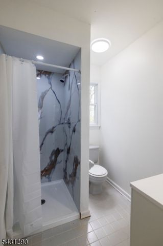 72 Orben Dr, Roxbury Twp., NJ 07850