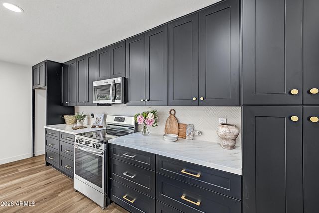 735 E GABLE Avenue, Mesa, AZ 85204