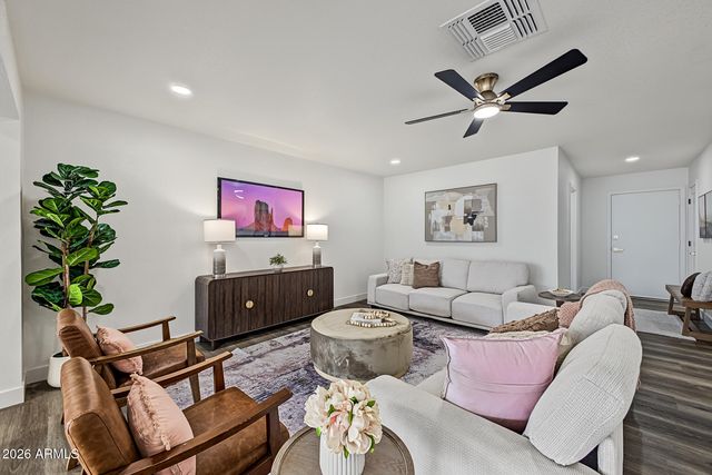 735 E GABLE Avenue, Mesa, AZ 85204