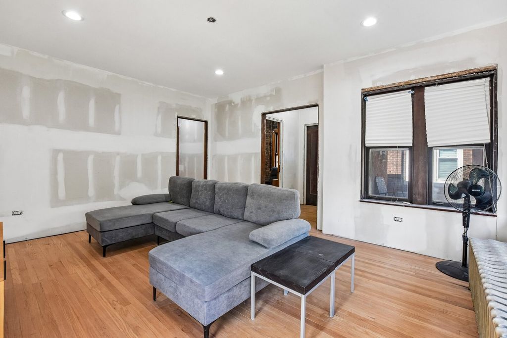 7918 S Luella Avenue, Chicago, IL 60617 — photo 3
