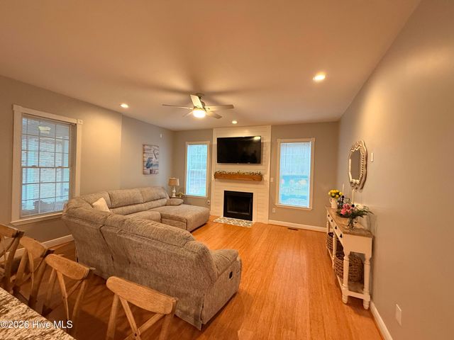 201 Madison Court, Swansboro, NC 28584