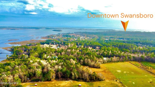 201 Madison Court, Swansboro, NC 28584