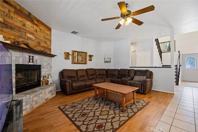 43145 Fenner Avenue, Lancaster, CA 93536