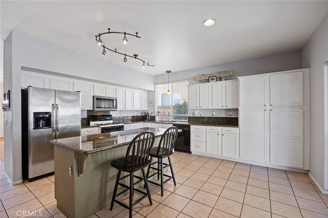43145 Fenner Avenue, Lancaster, CA 93536